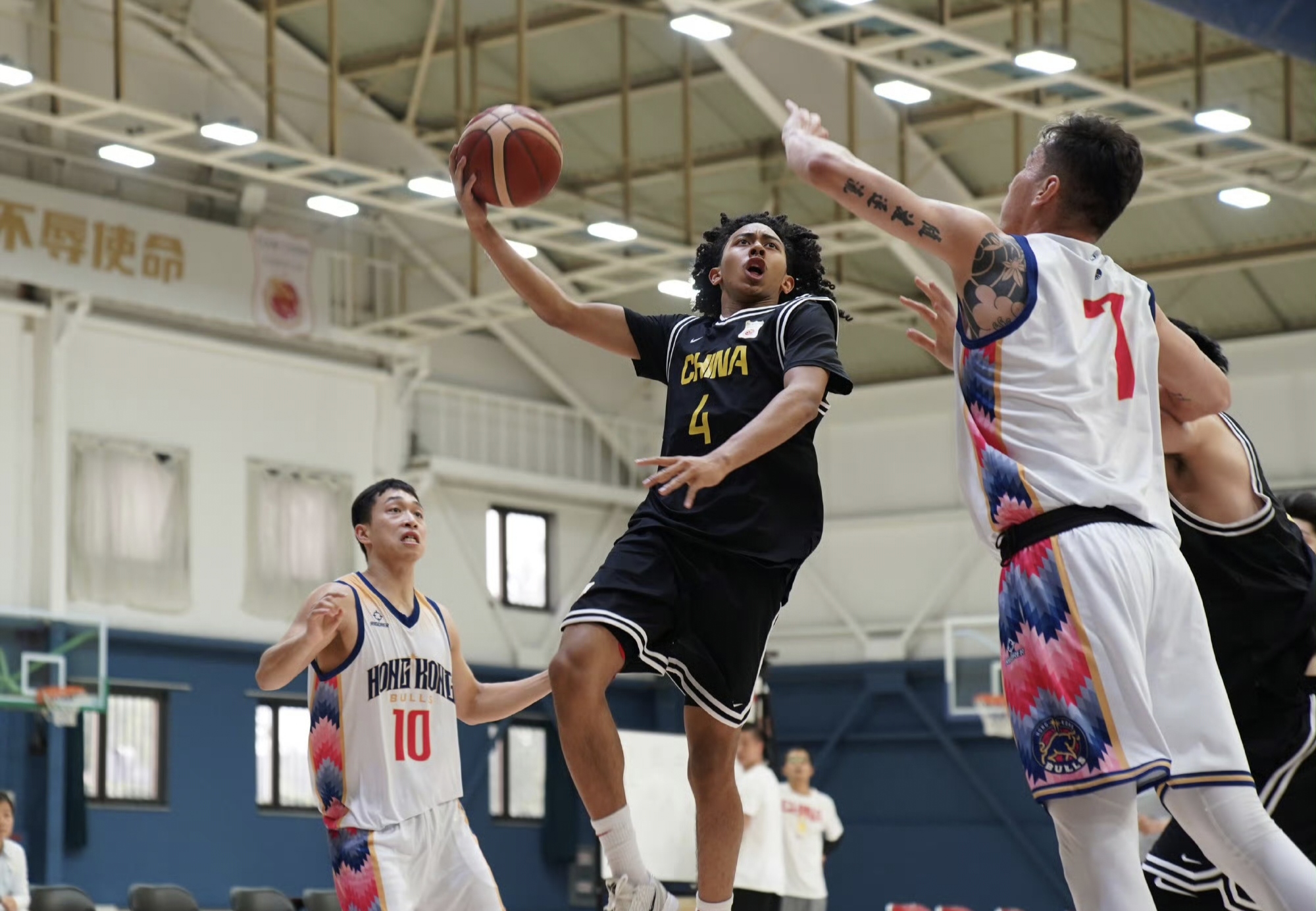 关于转折点！费城76人遗憾出局，CBA季后赛关键时刻攻防权衡，气氛紧张，训练强度明显提升的信息